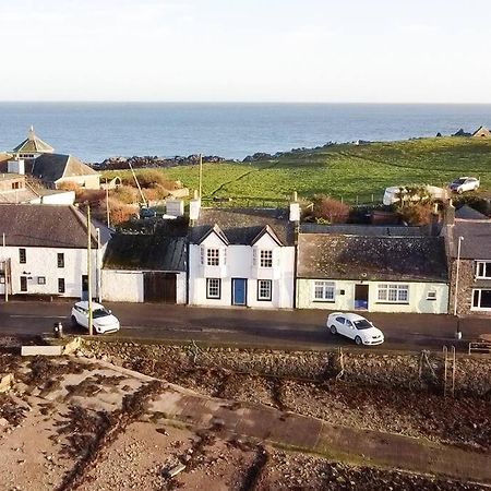 3 Bedroom Townhouse Right On The Harbour Isle of Whithorn ภายนอก รูปภาพ