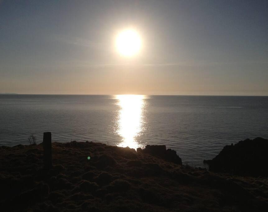 3 Bedroom Townhouse Right On The Harbour Isle of Whithorn ภายนอก รูปภาพ
