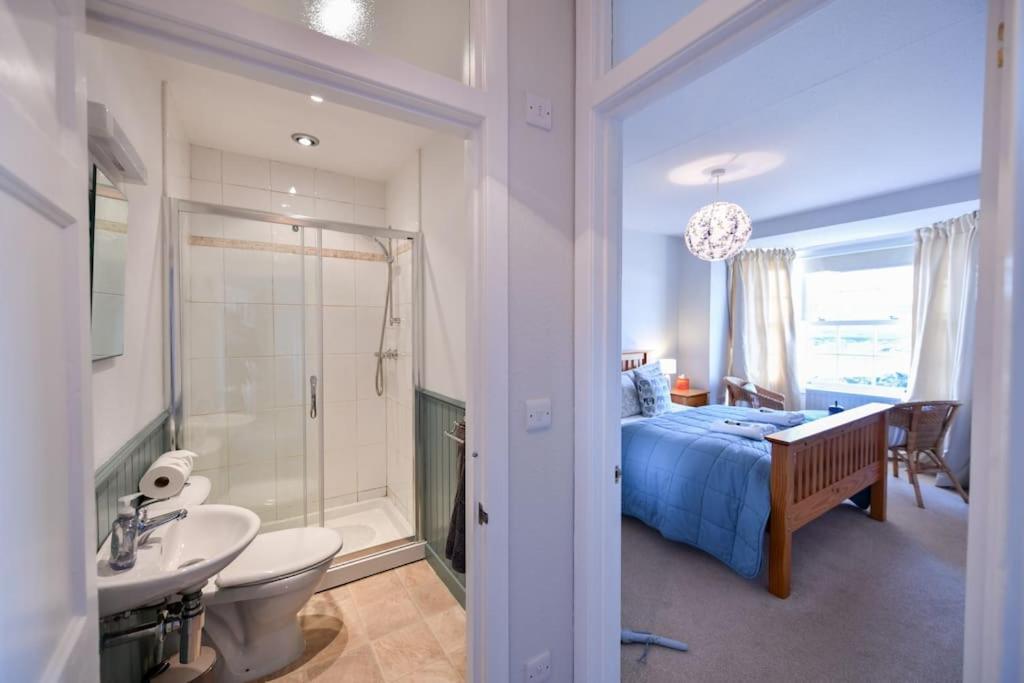 3 Bedroom Townhouse Right On The Harbour Isle of Whithorn ภายนอก รูปภาพ